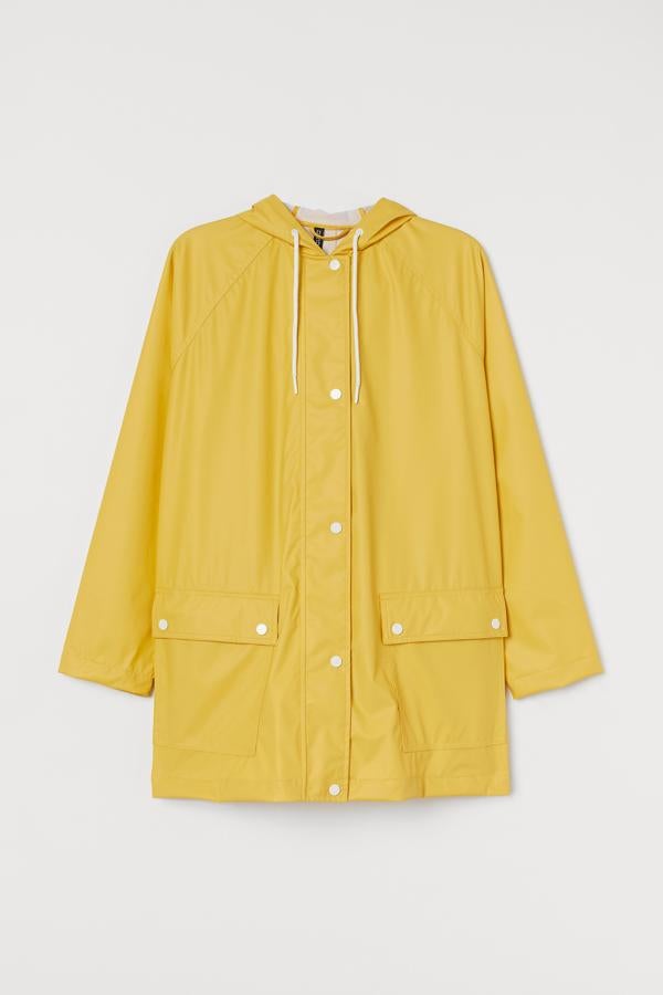 Chubasquero de algodón encerado, de H&M (39,99 €).