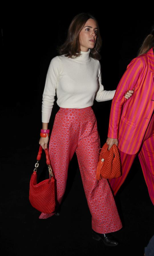 Sofía Palazuelo también ha llevado pantalón culotte, firmado por Ágatha Ruiz de la Prada, que combinó con un jersey de cuello vuelto blanco y un bolso de su firma favorita, Tissa Fontaneda. Este look es el que eligió para acudir, el año pasado al desfiles de la diseñadora en la MBFWM.