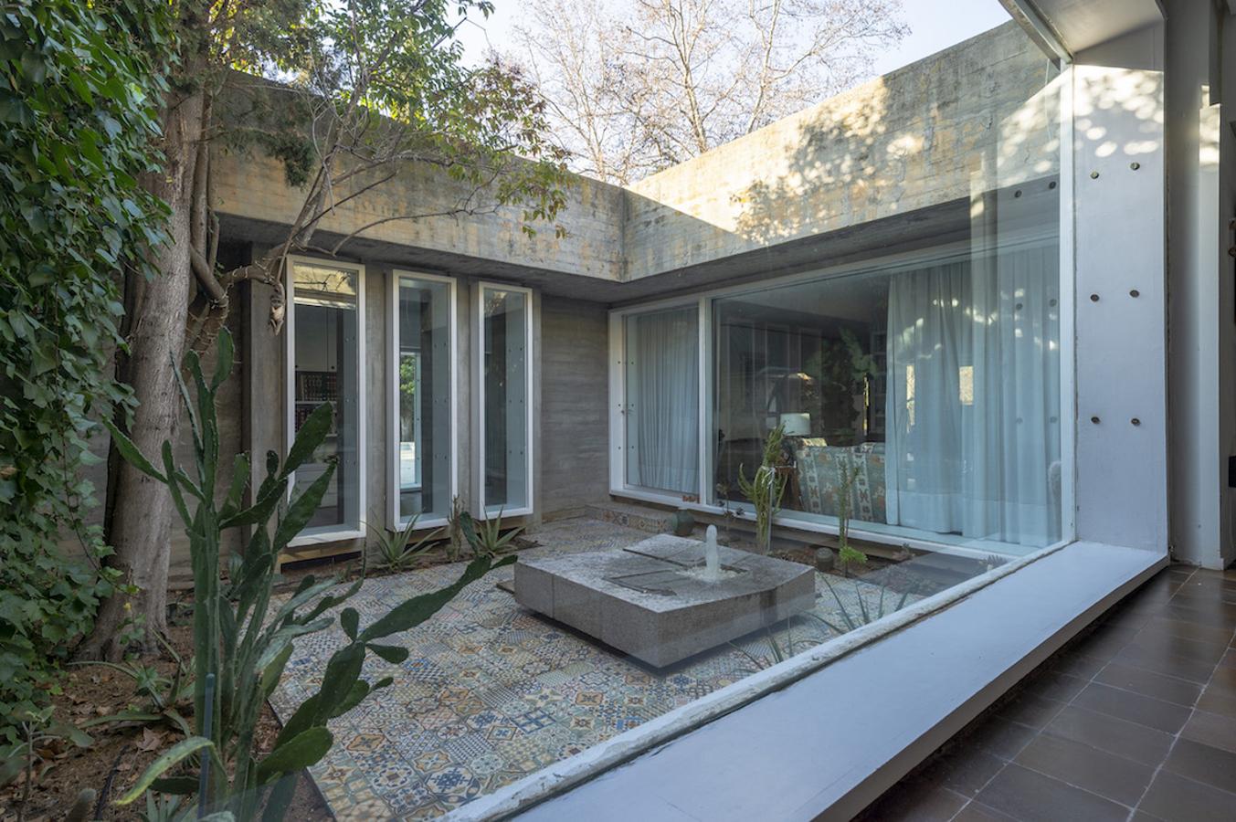 Fotos: Descubre la exposición Miradas cruzadas: La Casa Carvajal, de Cristina Rodríguez-Acuña