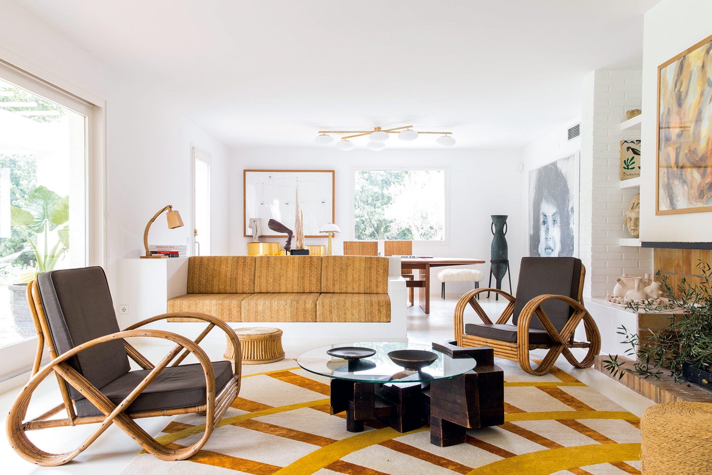 Serge Castella: “A Serge me une la amistad y el gusto por las piezas singulares. Su tienda en Parlava, Girona, es uno de esos lugares en los que perderse e ir en busca de tesoros. Es el sitio donde encontrar objetos originales, exclusivos y con historia”.