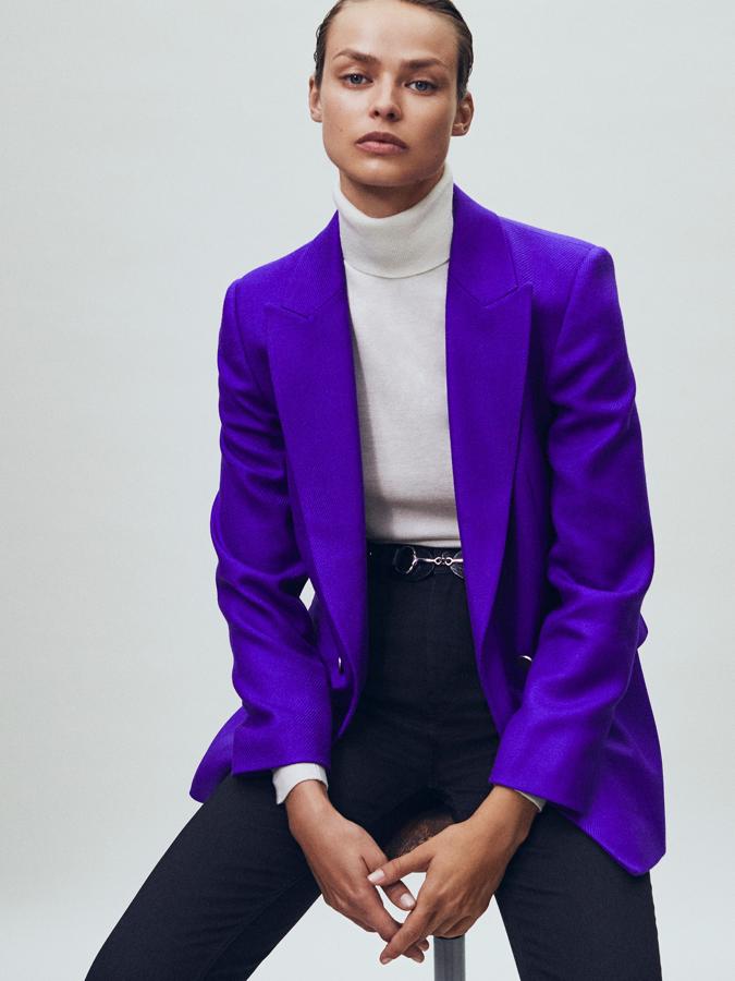 Americana de lana con solapas anchas, de Massimo Dutti (129 €).