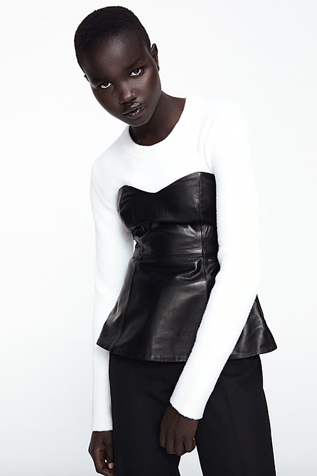 Cuerpo con escote corazón de piel de la nueva colección de Zara.