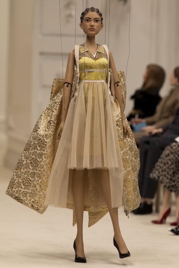 Presentación de Moschino.