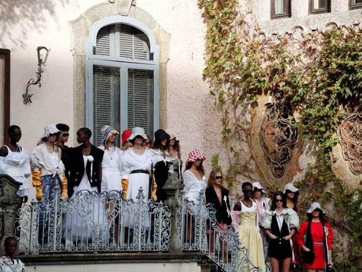 Fotos: Marionetas en Moschino, Raf Simons en Prada, realidad virtual y desfiles atípicos: lo mejor de la Semana de la Moda de Milán