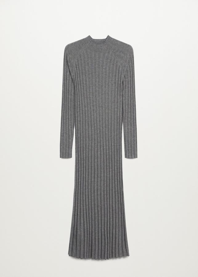 Vestido ajustado de canalé con efecto plisado y cuello Perkins, de Mango (29,99 €).