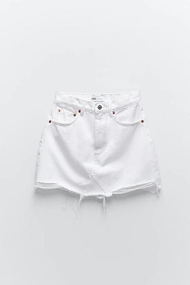 Aunque para muchos queda reservado para el verano, esta temporada, el color blanco será uno de los grandes protagonistas.