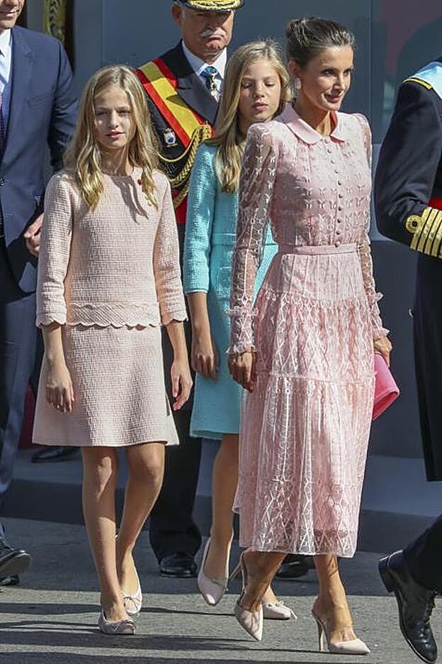 La Reina Letizia, con su vesido más bonito en el Día de la Hispanidad, este diseño de Felipe Varela que lució en 2019.