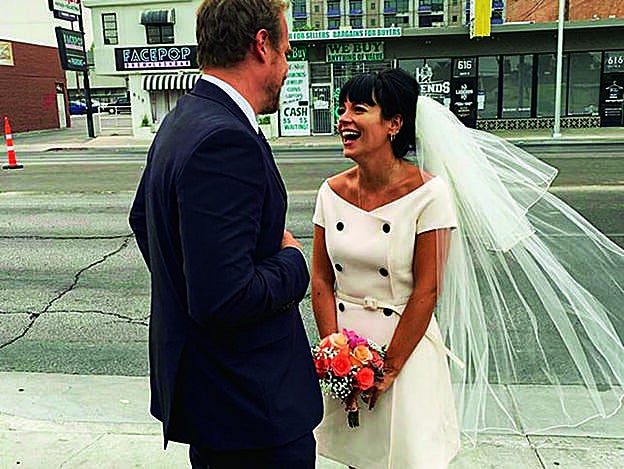 Boda Lily Allen y David Harbour.
