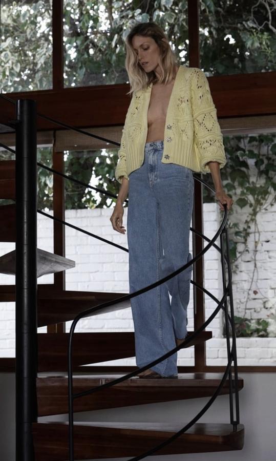 Lleva agotada desde finales de verano porque fue una de las primeras prendas de la nueva colección de otoño. Pero en nuestra dura investigación hemos descubierto que, de vez en cuando, reponen alguna talla suelta. Hay que estar atentas (29,95 euros).