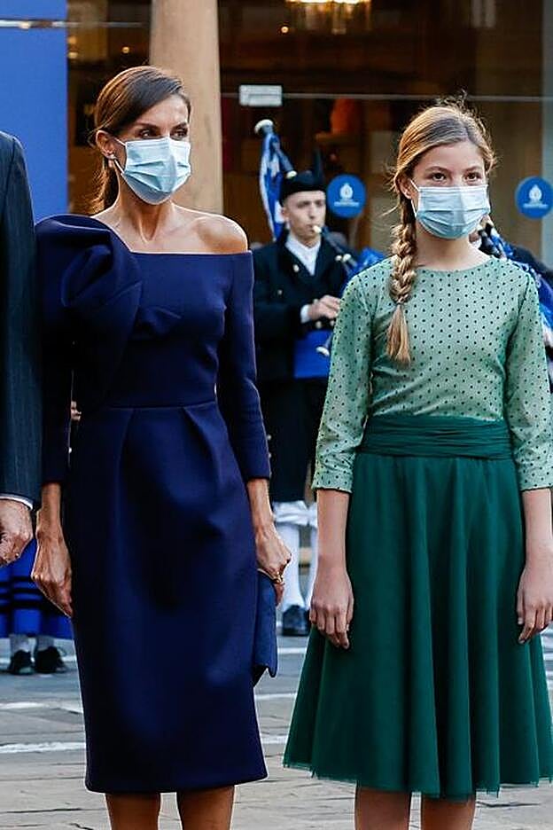 El look romántico de la Infanta Sofía combina a la perfección con su trenza baja.