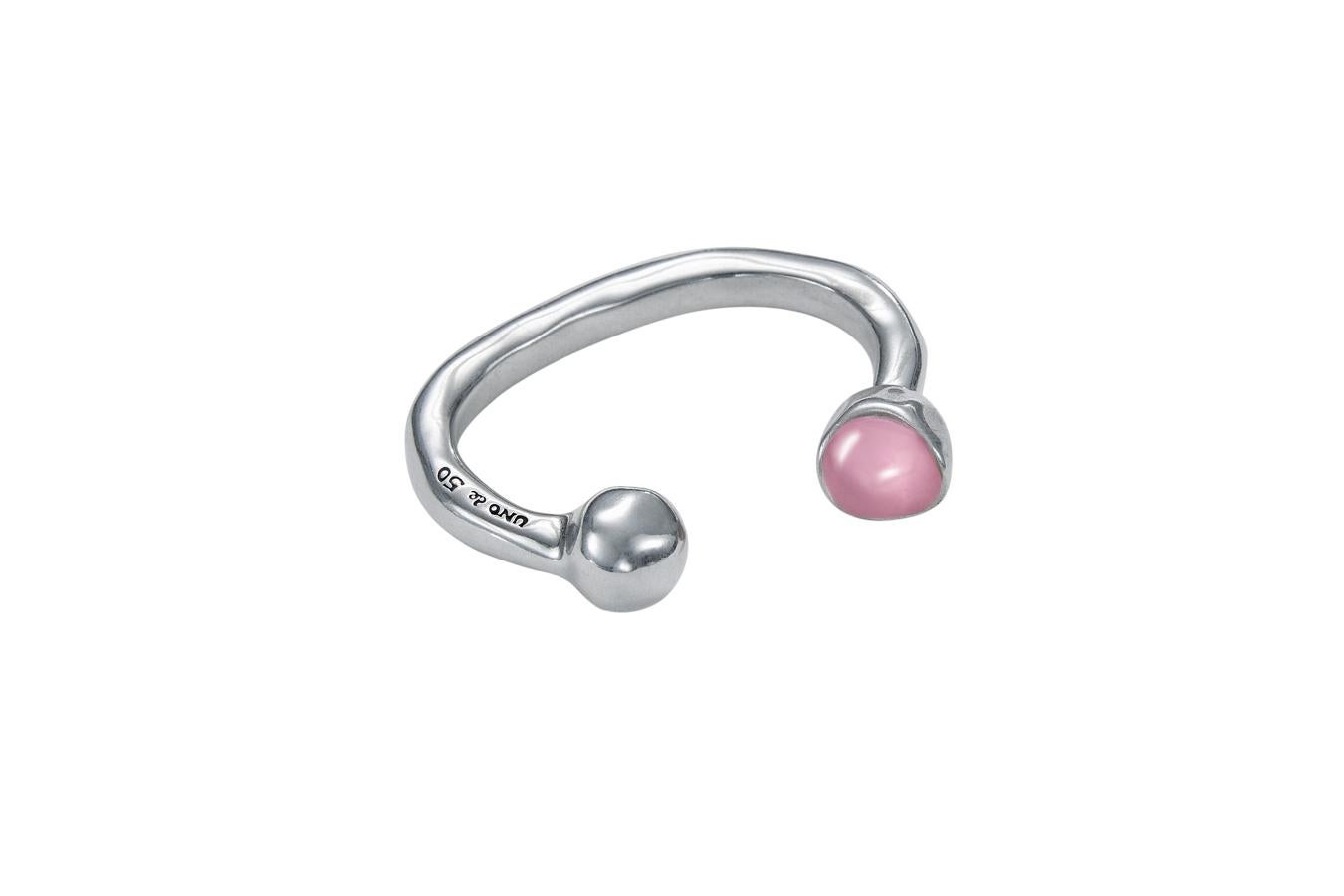 Unode50 ha creado la pulsera Zen Think Pink, y el 10% de los fondos recaudados se donarán al Grupo GEICAM de Investigación de Cáncer de Mama.
