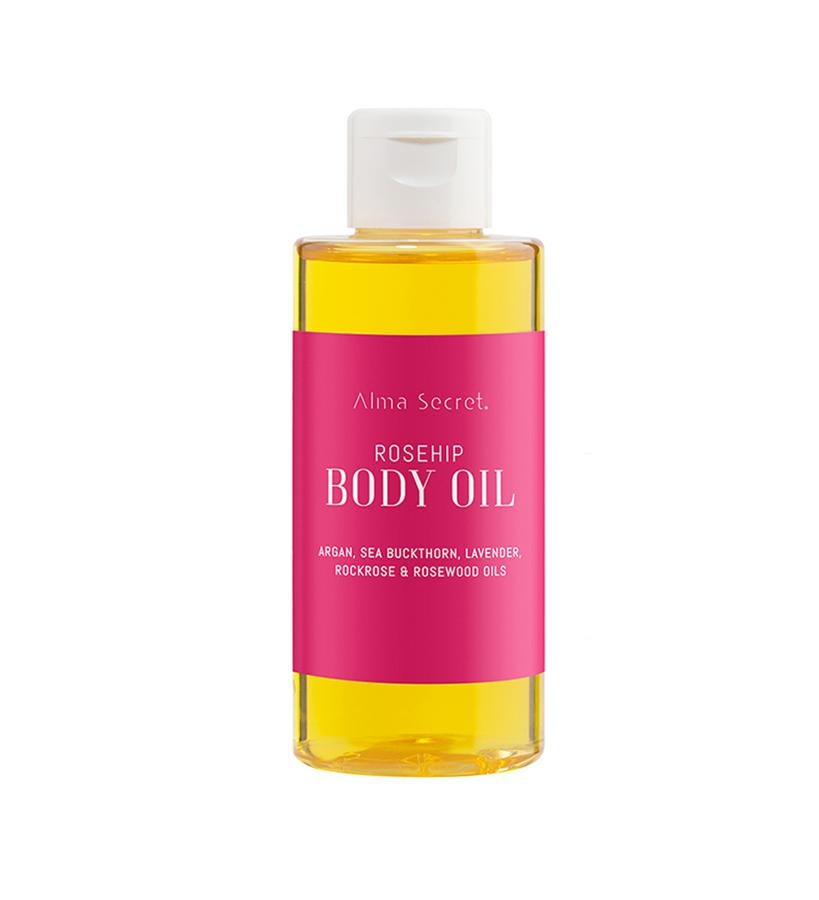 Su capacidad regenerante y su potente carácter astringente ayudan a la cicatrización natural de la piel. Es rico en ácidos grasos Omega 6, Omega 3 y ácido linoléico y retinol, y Vitamina A, C y E. También contiene aceites de argán y caléndula, que calman la inflamación y potencian la regeneración celular, y aceite de espino amarillo, que es un potente antiinflamatorio. Se donarán el 50% de los beneficios de su venta a la Asociación contra el Cáncer de Librilla. Aceite Rosa de Mosqueta de Alma Secret (30 €).