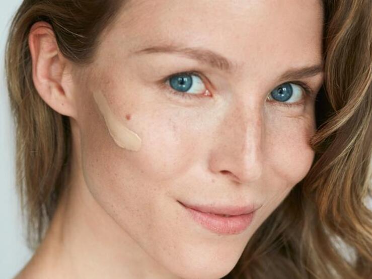 Fotos: 9 bases de maquillaje invisibles y con efecto muy natural