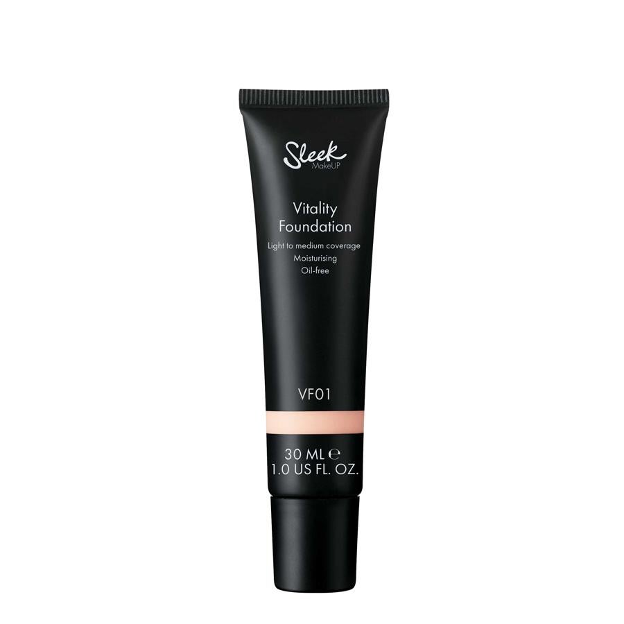 Vitality Fresh Foundation de Sleek Makeup (10 euros) es una base liviana y suave con ingredientes hidratantes. Ayuda a suavizar la superficie de la piel para una tez más uniforme y deja un acabado semimate, sin efecto graso y de cobertura ligera a media.