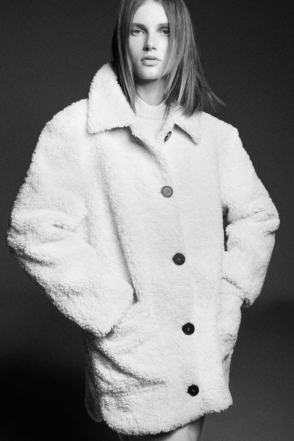 Chaquetón oversize, de Zara (69,95 €).