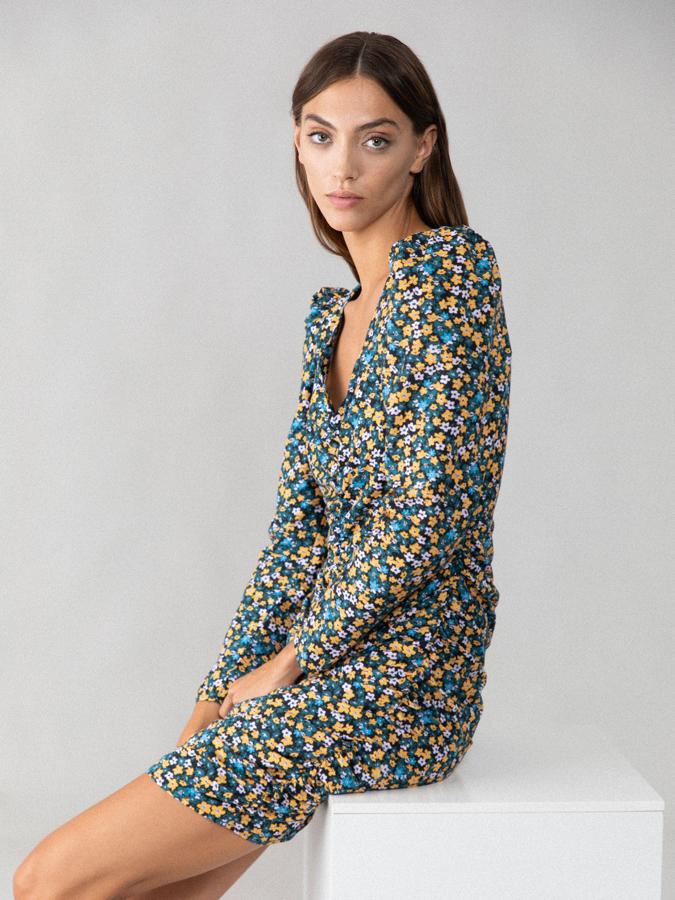 Mini vestido de flores de Lefties, (13,99 euros).