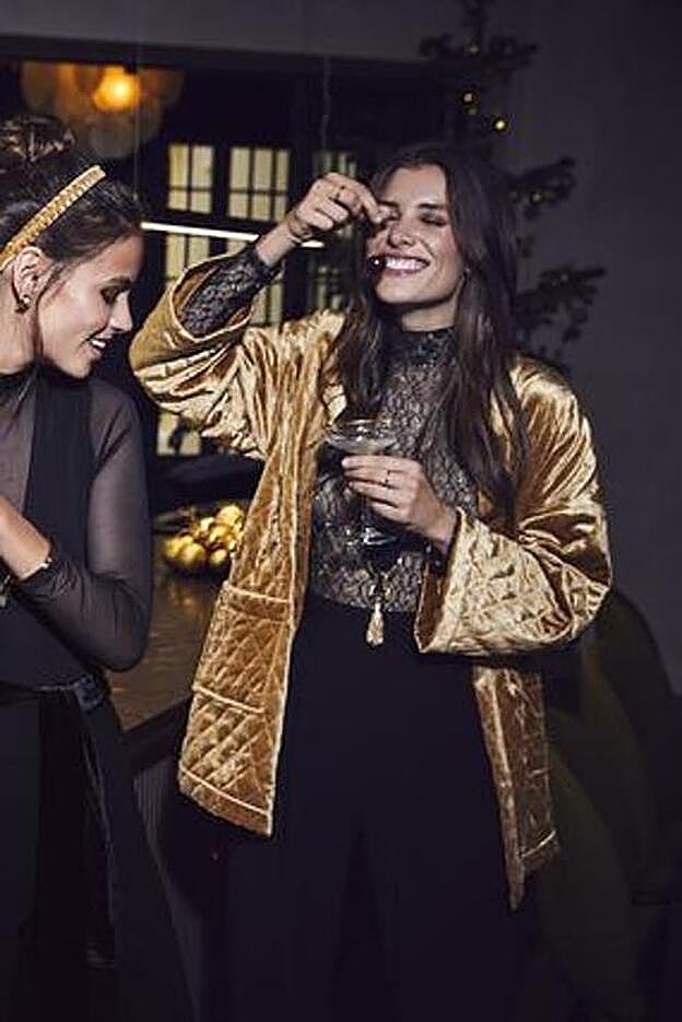 Bata dorada de Women'secret.