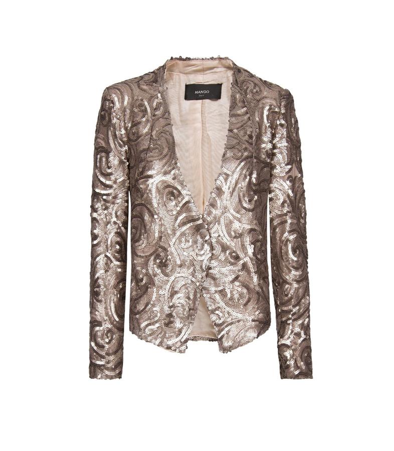 Chaqueta sin solapas con lentejuelas doradas bordadas, de Mango (9,99 €).