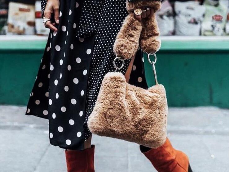 Fotos: Los accesorios de borreguito y pelo con los que no le va a faltar ni una tendencia a tus looks