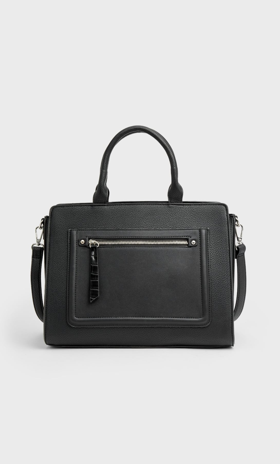 Bolso tote en negro. Ahora: 15,99 euros.
