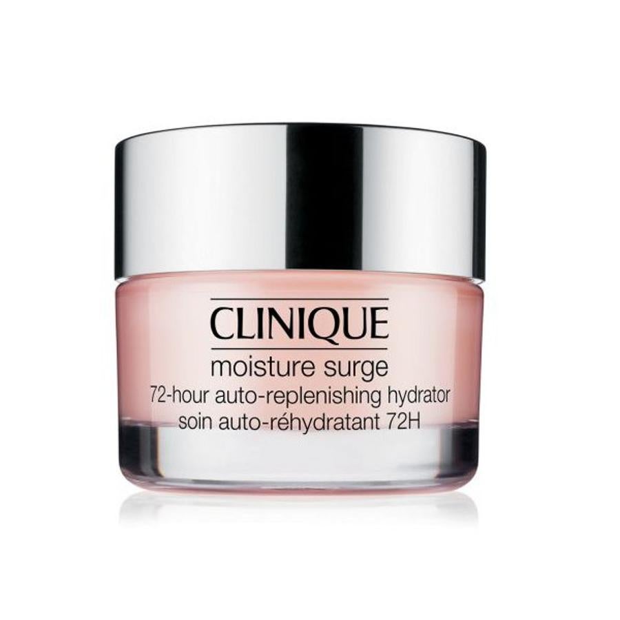 Moisture Surge Upgrade Auto-Rehidratante 72 Horas es una de las cremas más buscadas de Clinique, sobre todo para pieles grasas. Su tecnología auto-rehidratante con jugo de aloe activado ayuda a la piel a crear su propia fuente de hidratación para que pueda rehidratarse de forma continua. No comedogénica, es apta para todo tipo de pieles.