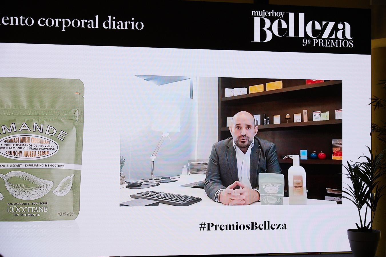En esta primera categoría corporal de la entrega el premio de se lo ha llevado Muesli Exfoliante de Almendra de L'Occitane. César Pérez Luna, director general Europa del Sur de L’Occitane no ha podido asistir en persona pero ha querido estar con un vídeo de agradecimiento.