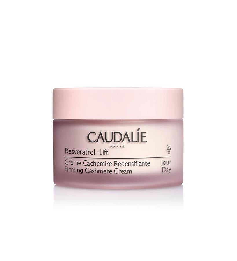 Resveratrol Lift Boosted Crème Cachemire Redensifiante de Caudalie combina resveratro, ácido hialurónico y booster de colágeno vegano, presentados conjuntamente una nueva patente exclusiva. El resultado es una piel redensifica y firme en todas sus capas y con la actividad de las proteínas dérmicas estimulada.