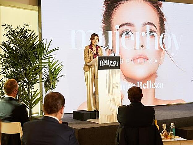 Laura Ruiz de Galarreta, directora general de Taller de editores, durante su discurso en los premios.