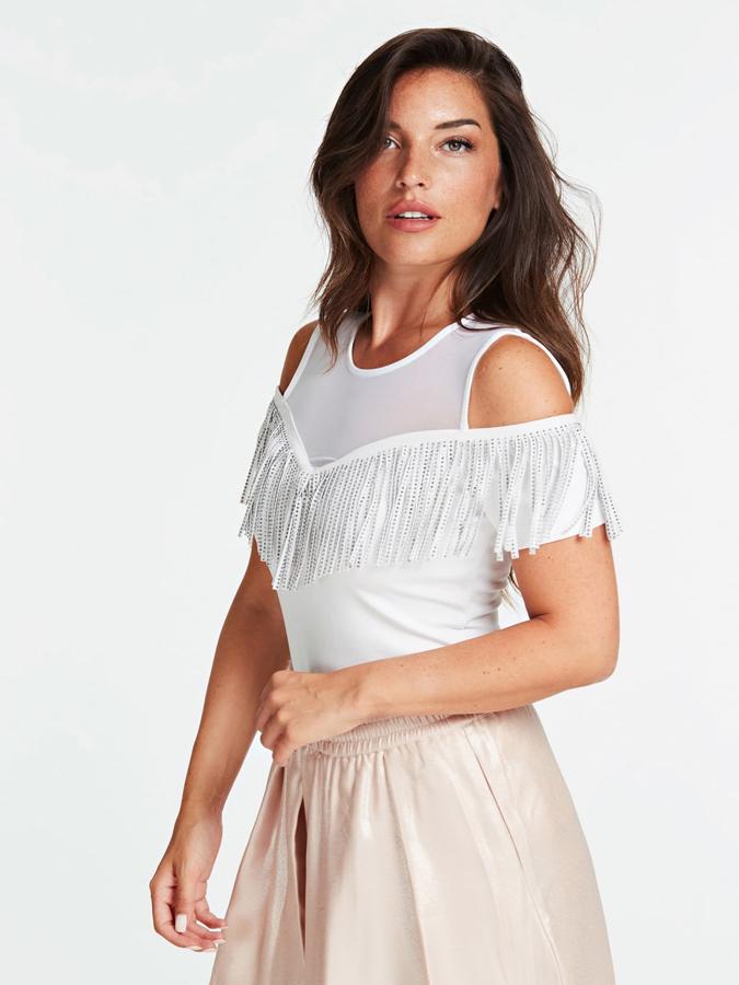 Top con aperturas en los hombros, de Guess (51 €).