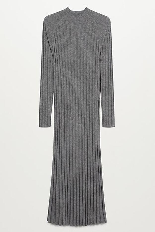 Este vestido de punto con diseño entallado resalta al máximo la figura.