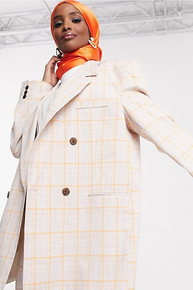 Traje de cuadros de color naranja con silueta 'daddy' de Asos Design.