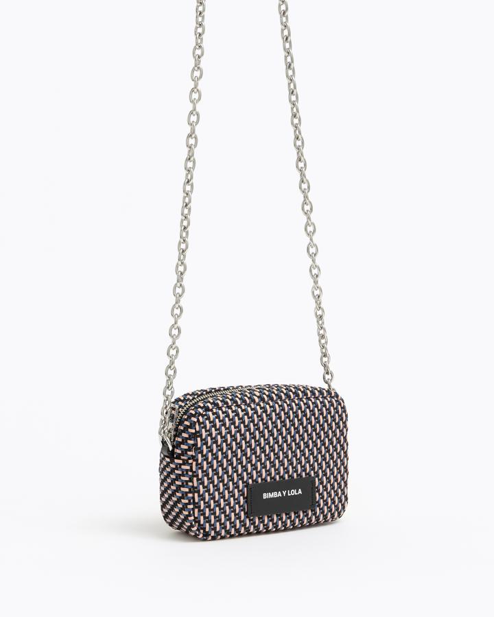 Mini bolso con cadena, (66 euros).