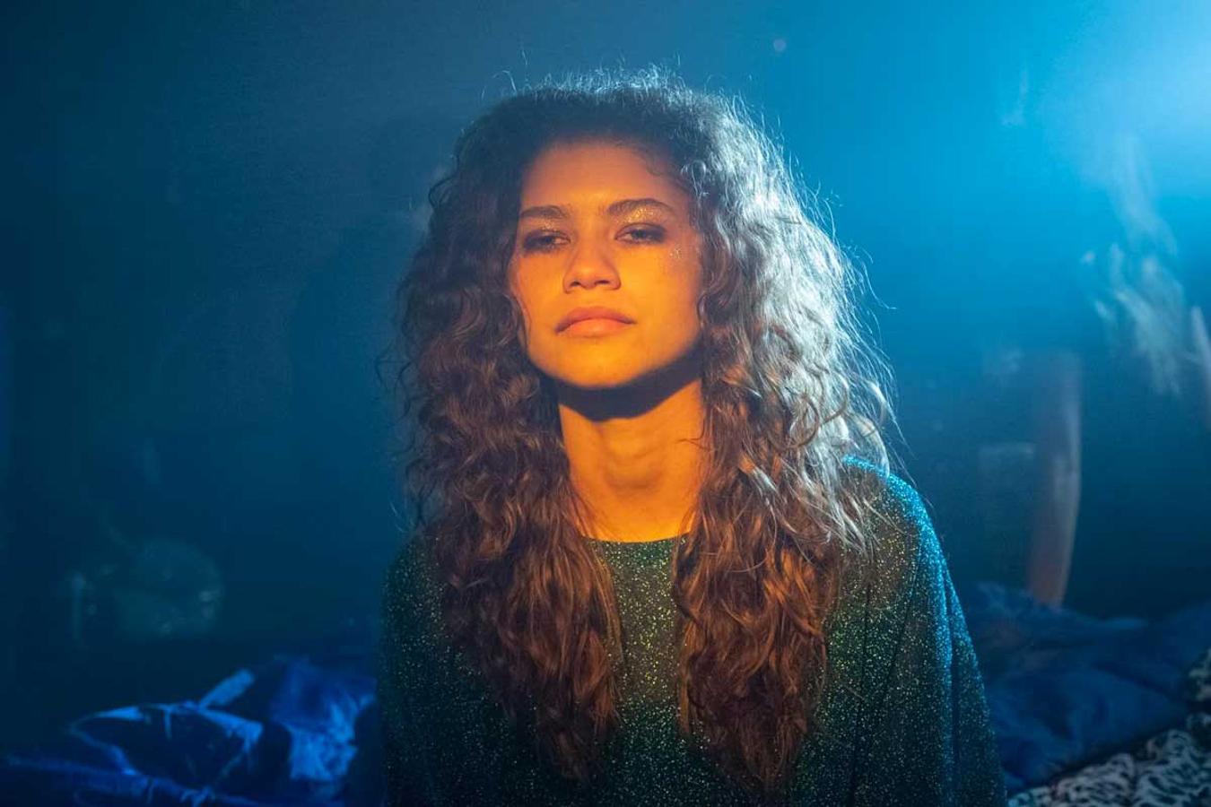 Euphoria. Episodio especial. HBO. 7 de diciembre.La producción que le sirvió a Zendaya para hacerse con el Emmy a la mejor actriz dramática regresa brevemente con dos episodios especiales, el primero de los cuales se centrará en Rue durante la celebración de la Navidad y lleva por título “los problemas no duran siempre”.