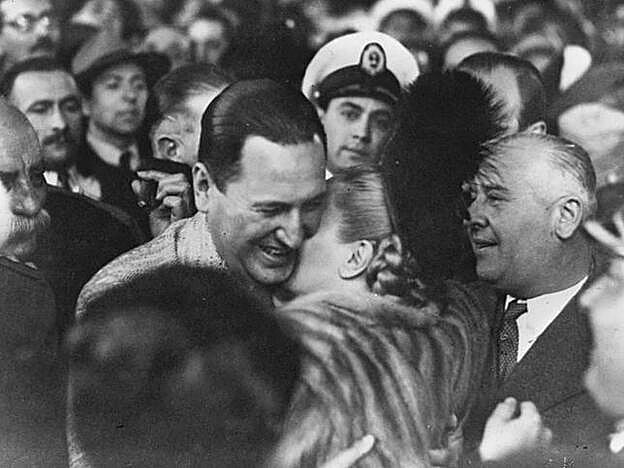 El coronel Perón y su mujer, Evita, formaron una de las parejas más queridas de la época