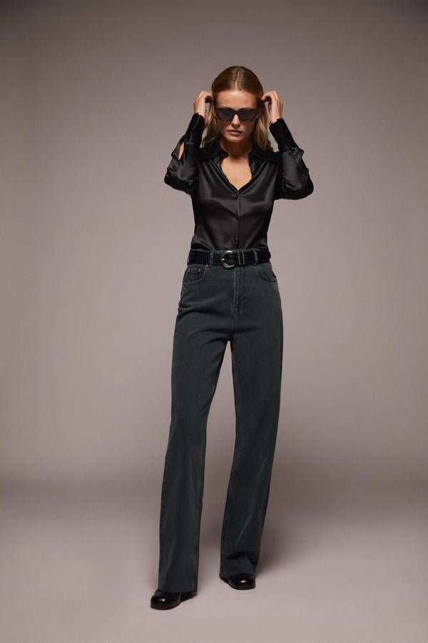 Fabricados con al menos un 30% de fibra sostenible. Disponibles en talla 38, 42 y 44.