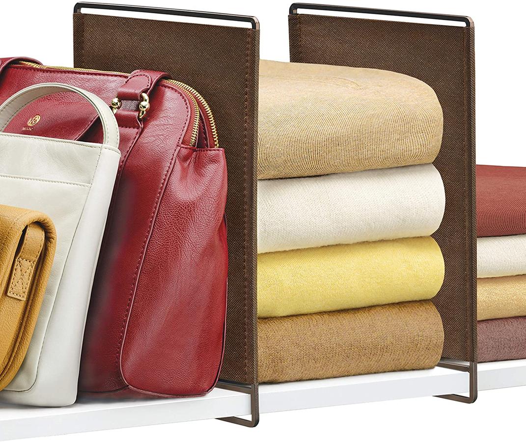 Separador de baldas  para tener un armario bien organizado (14.32 euros en Amazon).