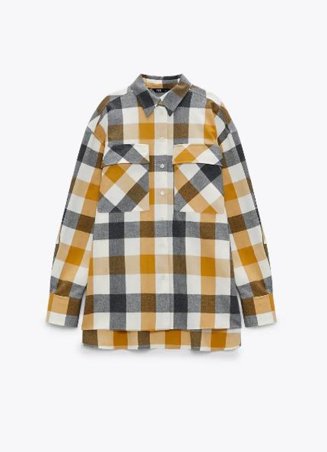 Camisa de cuadros gris y amarilla, de Zara (25,95 euros).