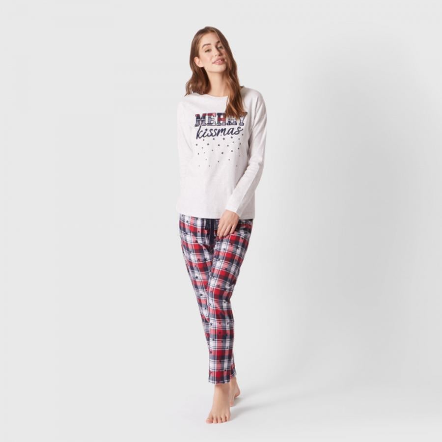 Pijama de estampado navideño, de Yamamay (39,95 euros).