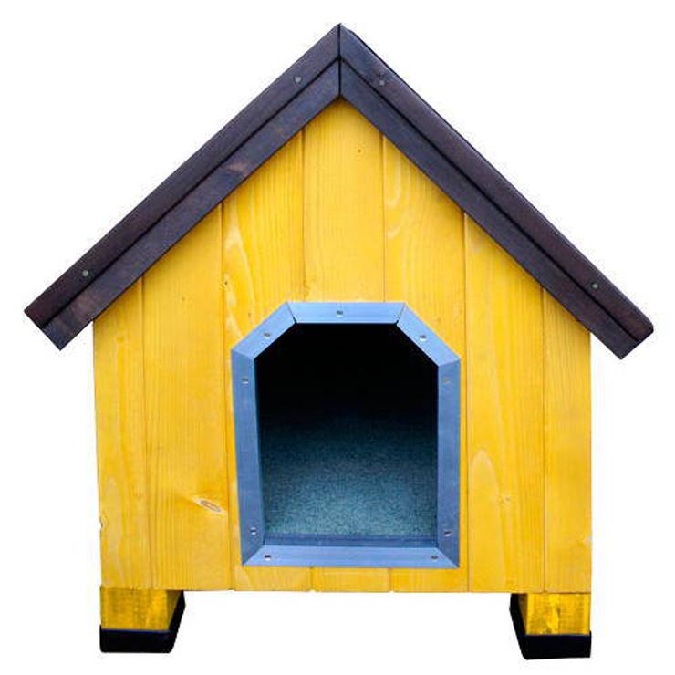 Si tienes la suerte de tener patio o jardín en casa,  esta caseta de madera para perros modelo Alpine de la marca TK-Pet , en color amarillo, se convertirá sin duda en el nuevo lugar favorito de tu perro. Está fabricada en madera de abeto procedente de bosques europeos de explotación sostenible, extremadamente fácil de montar y muy resistente, además de proporcionar un aislamiento térmico completo. Cuenta con patas de goma que la levantan unos centímetros del suelo y también con un refuerzo de aluminio para la entrada.Su precio original era de 119,59 euros, pero ahora la puedes conseguir en Tiendanimal por sólo 104,99 euros.