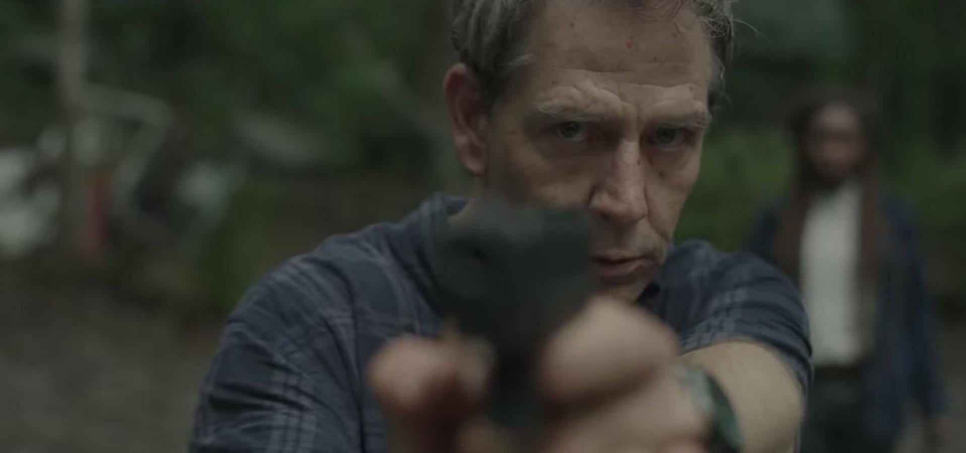 Stephen King publicó esta novela del mismo título en 2018 y dos años después se convirtió en miniserie en HBO. Horribles asesinatos de niños de los que se acusa a diferentes personas que aseguran ser inocentes, e incluso tienen coartada, pero tanto testigos como pruebas forenses les señalan como culpables. ¿Cómo es posible?