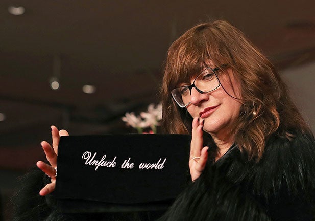 Isabel Coixet, que acaba de estrenar su película 'Nieva en Benidorm': "Decían que el mío era cine para mujeres. ¡Porque la gente lloraba viendo mis películas!"