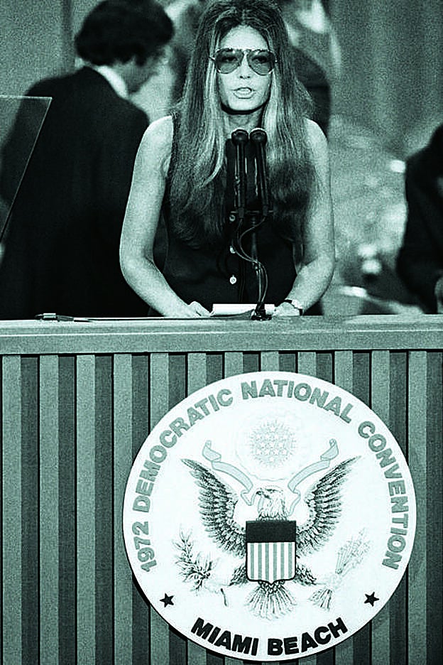 En 1972, en el Congreso del Partido Demócrata en el que apoyó la candidatura como vicepresidenta de Frances Farenthol.