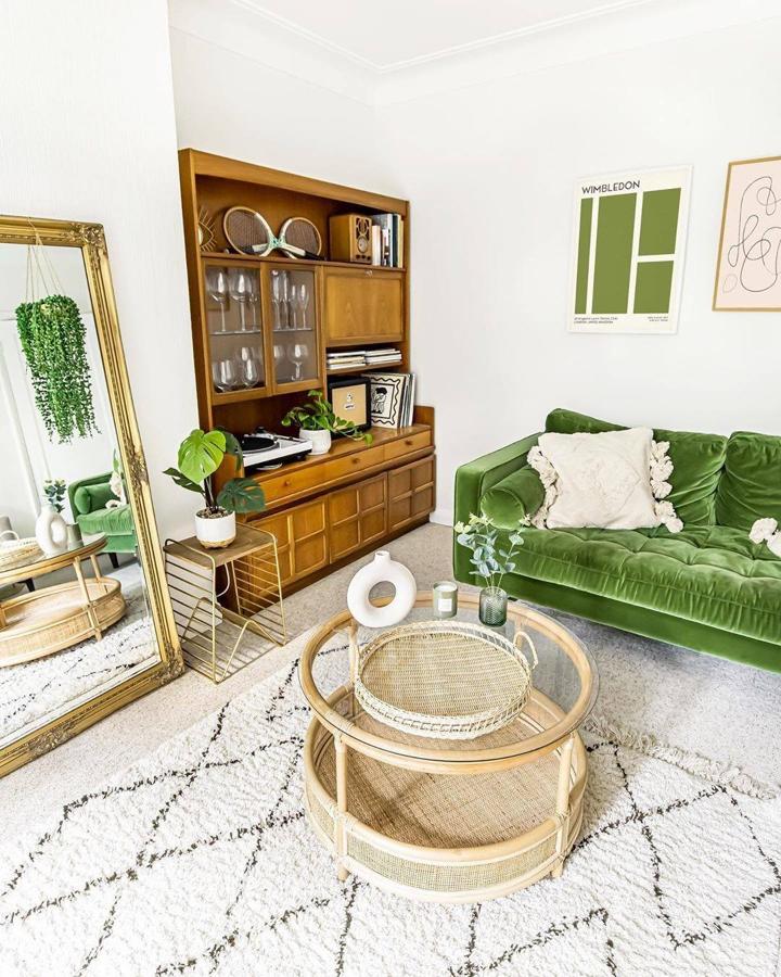 2021 será el año de la esperanza, por eso, no se nos ocurre mejor color que el verde de las plantas para poner una buena dosis en nuestro hogar.  Las de Primark Home ¡parecen naturales!