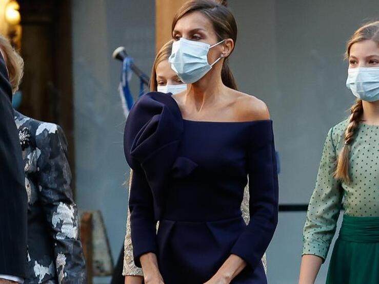 Fotos: Los 10 detalles de estilo que han marcado el año de la Reina Letizia