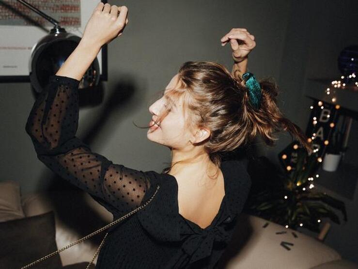 Fotos: 11 vestidos mini que te van a solucionar cualquier look de Nochevieja por menos de 20 euros