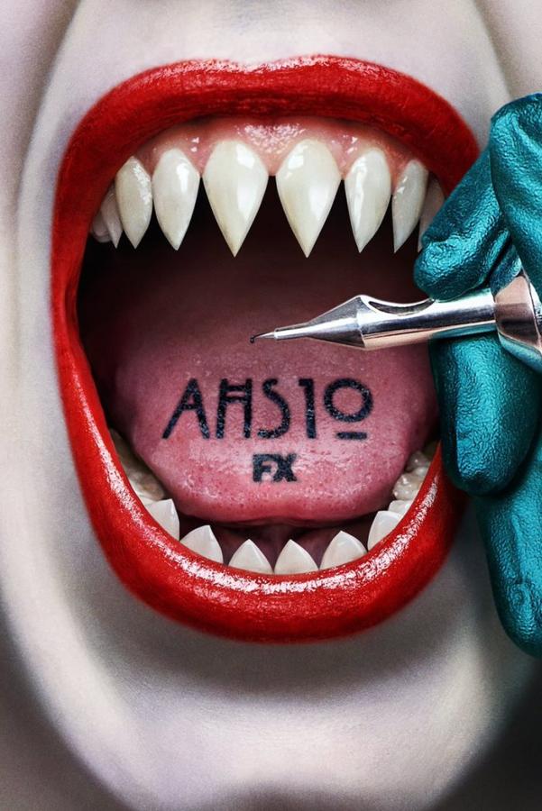 Los fans de Ryan Murphy están de enhorabuena: su serie estrella vuelve y parece que el terror, esta vez, procede del mar y tiene forma de ¿sirenas? ¿Monstruos marinos? Tendremos que esperar para descubrirlo. Sí podemos adelantarte que en American Horror Story estarán Sarah Paulson, Macaulay Culkin, Kathy Bates, Billie Lourd... Atentos también a American Horror Stories, el spin-off, con capítulos independientes, que se espera también para 2021.