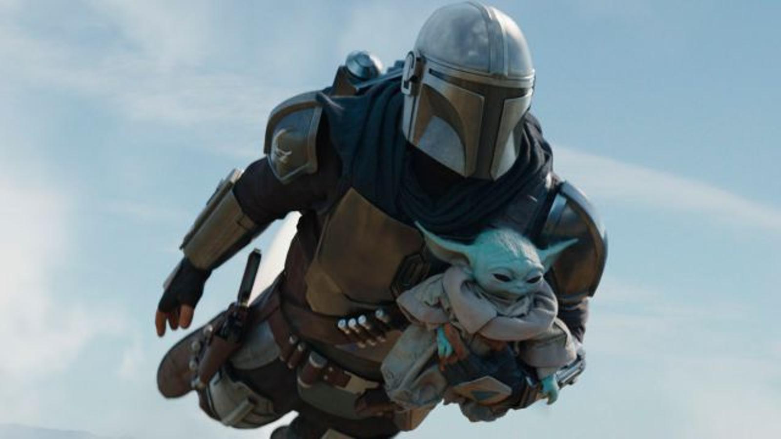 La temporada 1 nos enganchó, la 2 despertó pasión… y en 2021 llegará la tercera entrega de las aventuras de Mando y Grogu (basta ya de llamarle Baby Yoda). Se espera el estreno de The Mandalorian para diciembre, y sentimos contarte (spoiler menor) que los dos protagonistas triscarán por las galaxias... por separado.