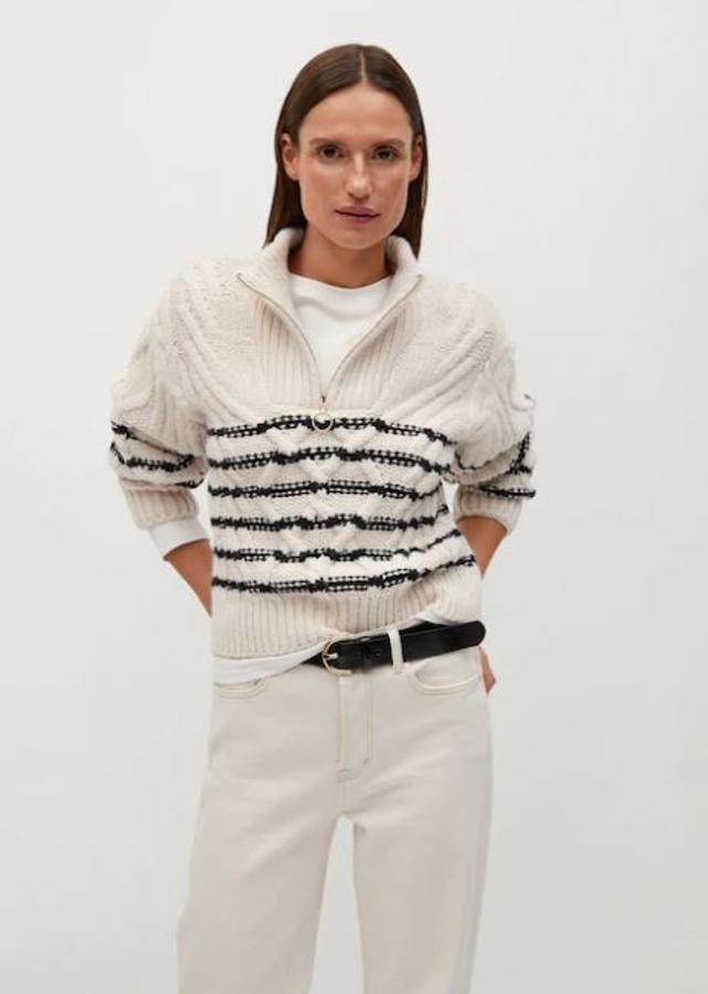 Jersey blanco de rayas con cremallera. Rebajado de 39,99 a 29,99 euros.