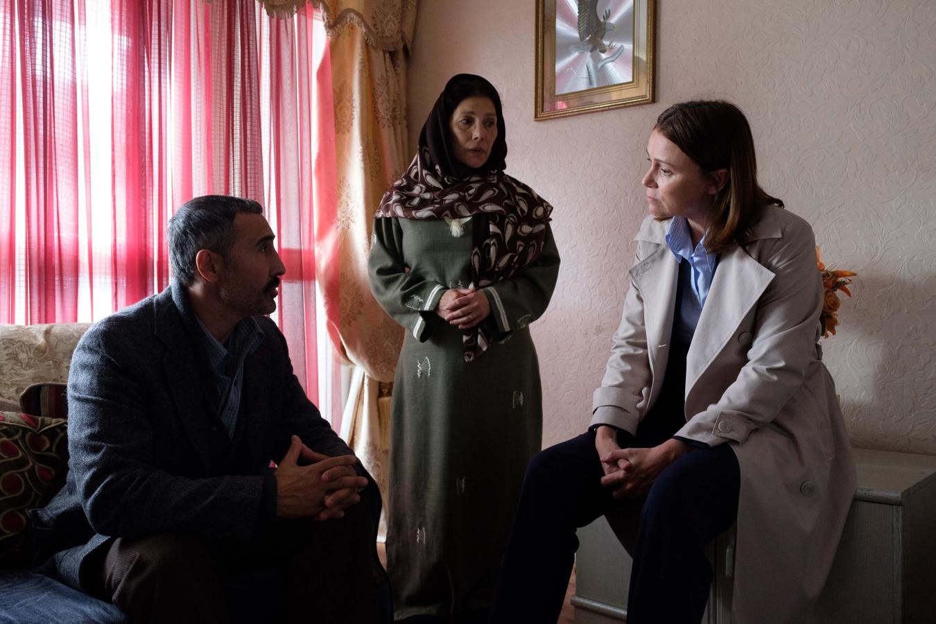 Honour. Miniserie. Filmin. 5 de enero.Compuesta por dos episodios y protagonizada por Keeley Hawes (‘Los Durrell’) esta miniserie británica narra la historia de la inspectora Caroline Goode, una mujer al mando de la investigación de uno de los crímenes más atroces y mediáticos de Reino Unido en los últimos años, el de la joven Banaz Mahmod.