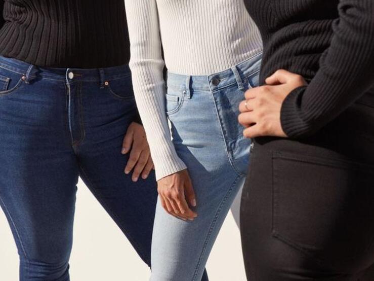 Fotos: Aprovecha las rebajas para hacerte con los vaqueros que mejor sientan y te combinarán con todo por menos de 20 euros